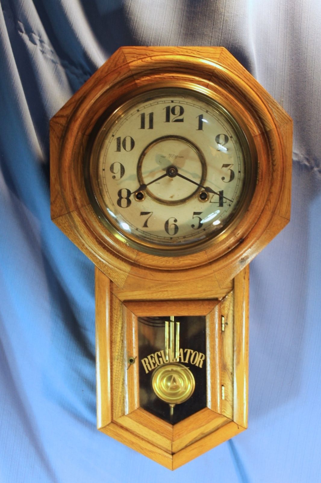 ANTIQUE AMERICAN REGULATOR WALL CLOCK ORIGINAL BEAUTIFUL & RUNS GREAT