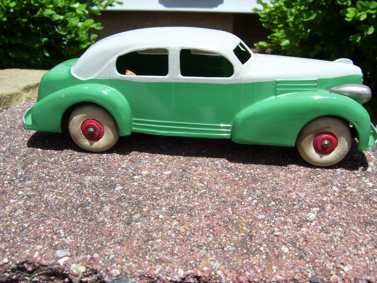 hubley cast iron toy cars