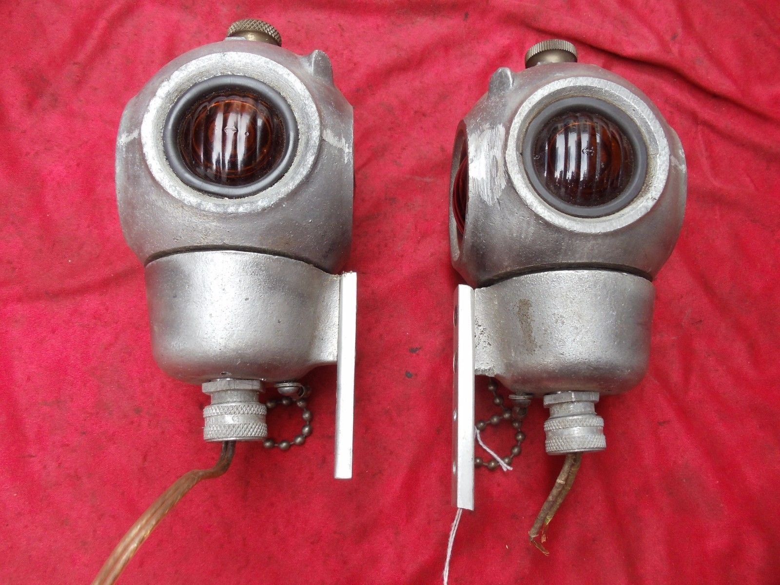 Pyle Translite Cast Aluminum Railroad Train Caboose Signal Marker