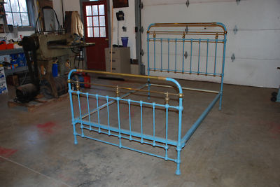 Antique Iron Beds Ebay on Old Antique Brass And Iron Bed Full   Double Completed