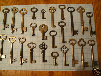 Sales Furniture on 24 Antique Old Skeleton Furniture Cabinet   Lock Keys Completed