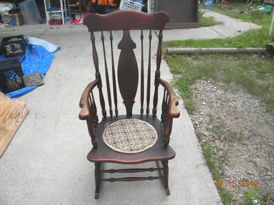 Antiques Rocking Chairs on Antique Rocking Chair Cherry Wood Round Hole In Seat Vg