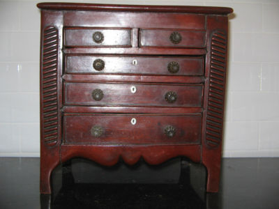 Antique Cherry Furniture on Antique Cherry Salesman Sample Dresser Doll Furniture Completed