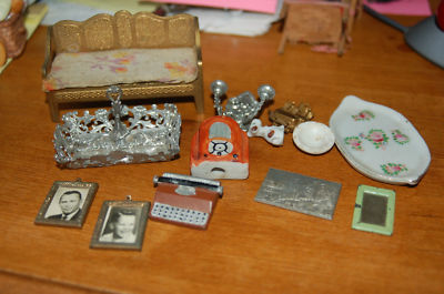 Antique Doll House Furniture on Antique Dollhouse Furniture Mini Pieces Completed