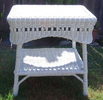 Refinishing Wicker Furniture on Antique Wicker End Table Completed