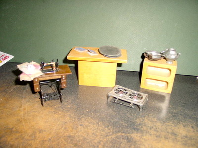 Antique Vintage Furniture on Antique Vintage Dollhouse Furniture Lot With Old Metal Cooking Etc