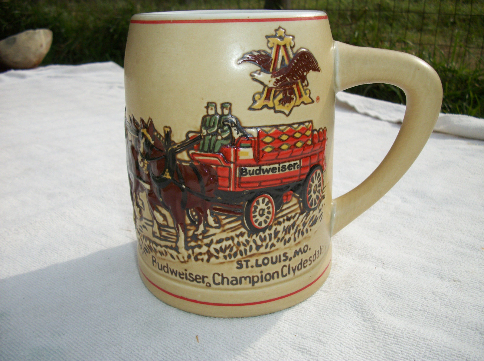 Vintage 1980 Budweiser CS19a1 Brown Grass Holiday Stein Antique