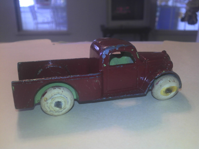 pre war Tootsie toy truck