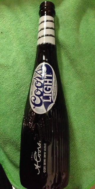 Coors Light Limited Edition 18 oz. baseball bat beer bottle, vin Coors Light Limited Edition 18 oz. baseball bat beer bottle, vin