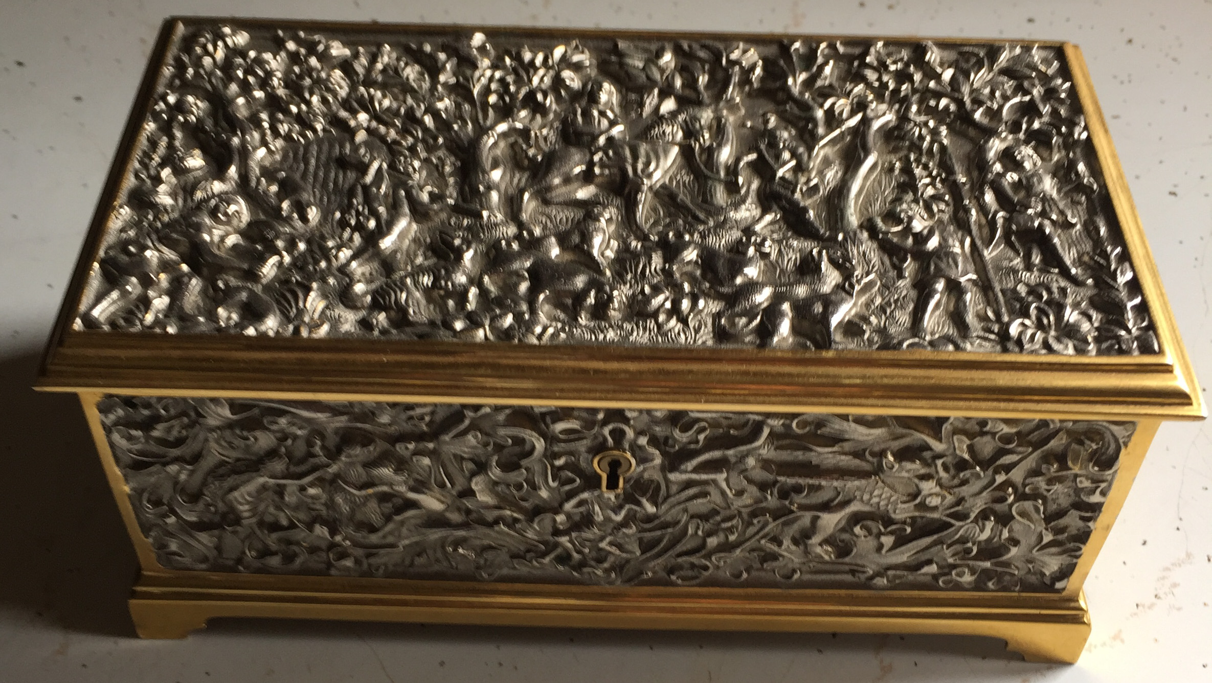 Antique & Collectible Dolls Price Guide