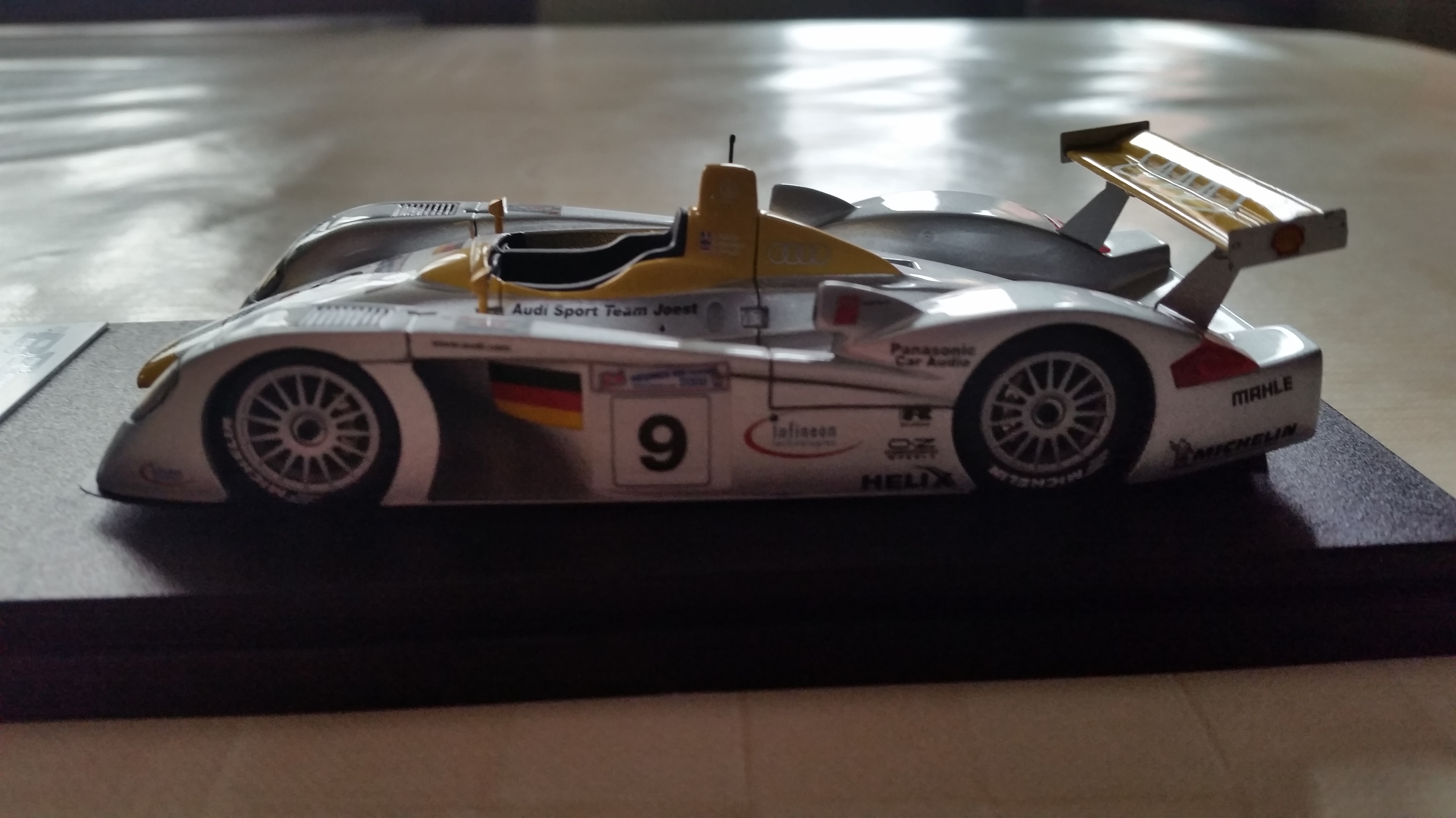 BBR Audi R8R team Joest 24H LE MANS 2000 #9 scale 1/43 BBR Audi R8R team Joest 24H LE MANS 2000 #9 scale 1/43