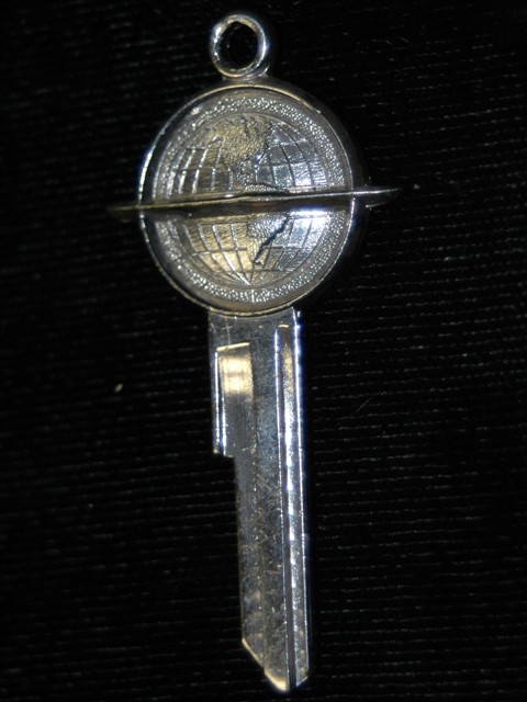 Oldsmobile Classic Crest Key (1936 and Up)