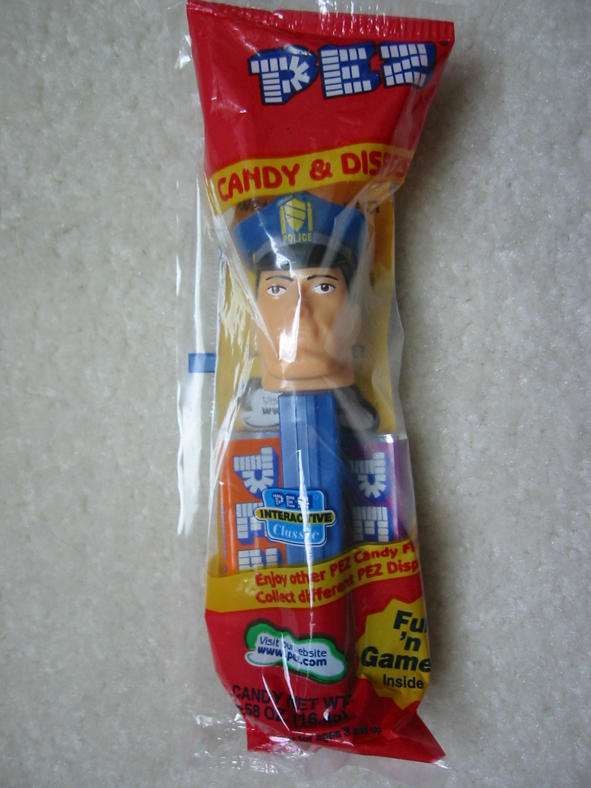 Emergency Heroes Pez - Policeman (MIB)