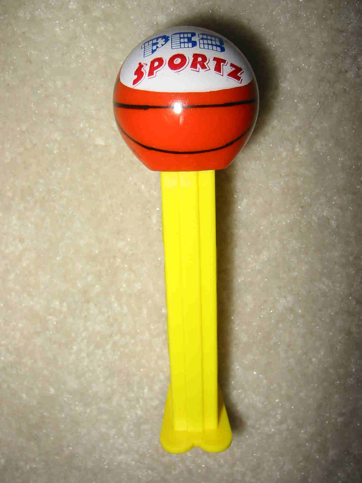Pez Sportz Basketball Dispenser