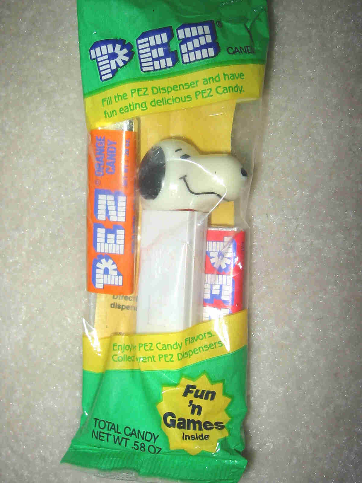 Peanuts Pez Series - Snoopy With Open Eyes (MIB)