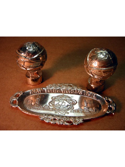 1964 World Fair Salt and Pepper Shakers 1964 World Fair Salt and Pepper Shakers