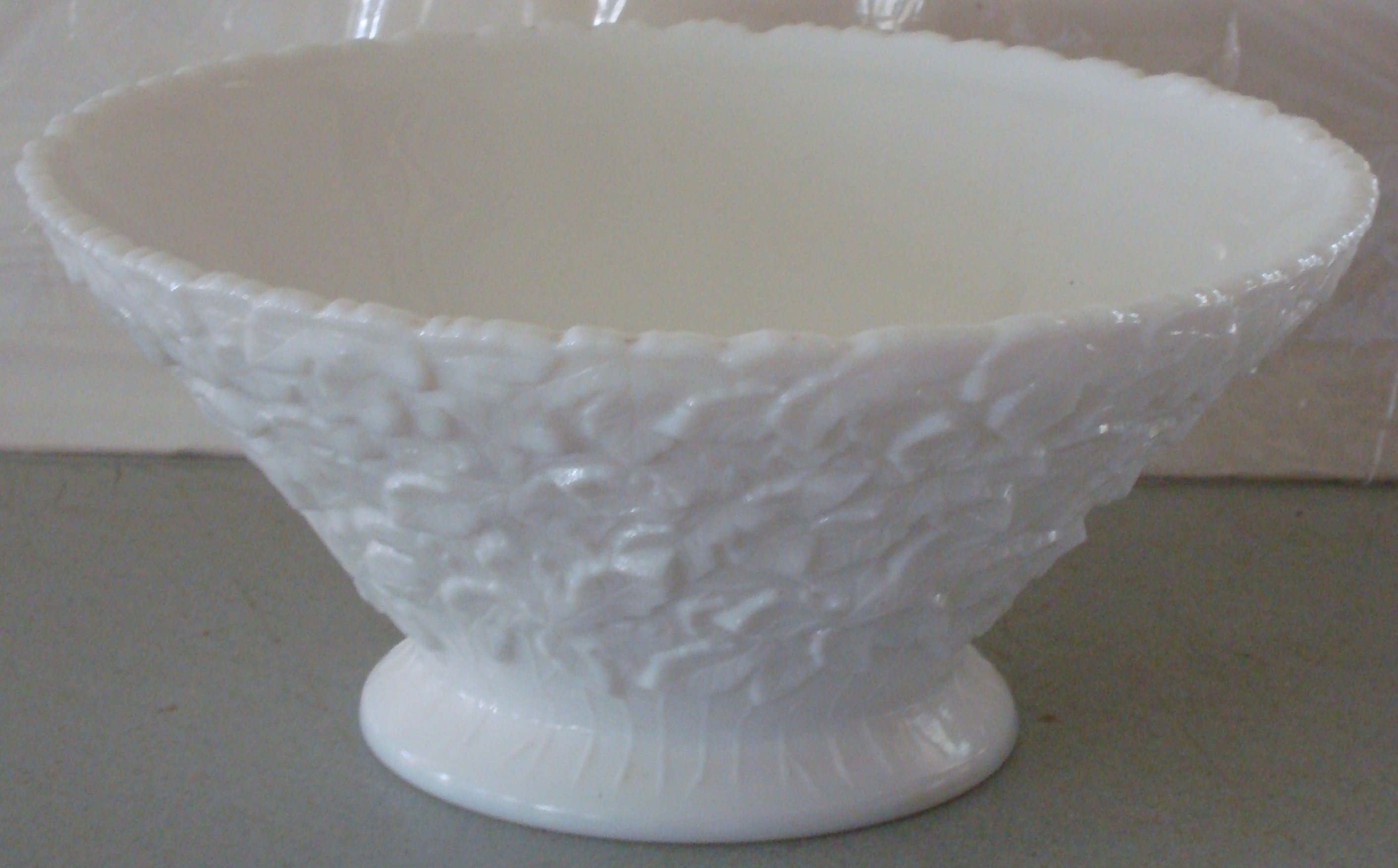 Large westmoreland milk glass leaf relief center bowl antique price
