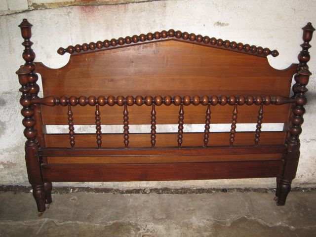 Antique Jenny Lind American Spool Bed, Jenny Lind Spindle Queen Bed
