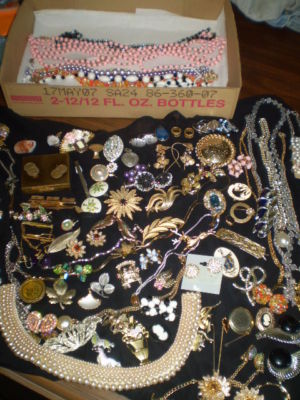 Huge lot Vintage Antique Jewlery over 100 pieces -- Antique Price Guide ...