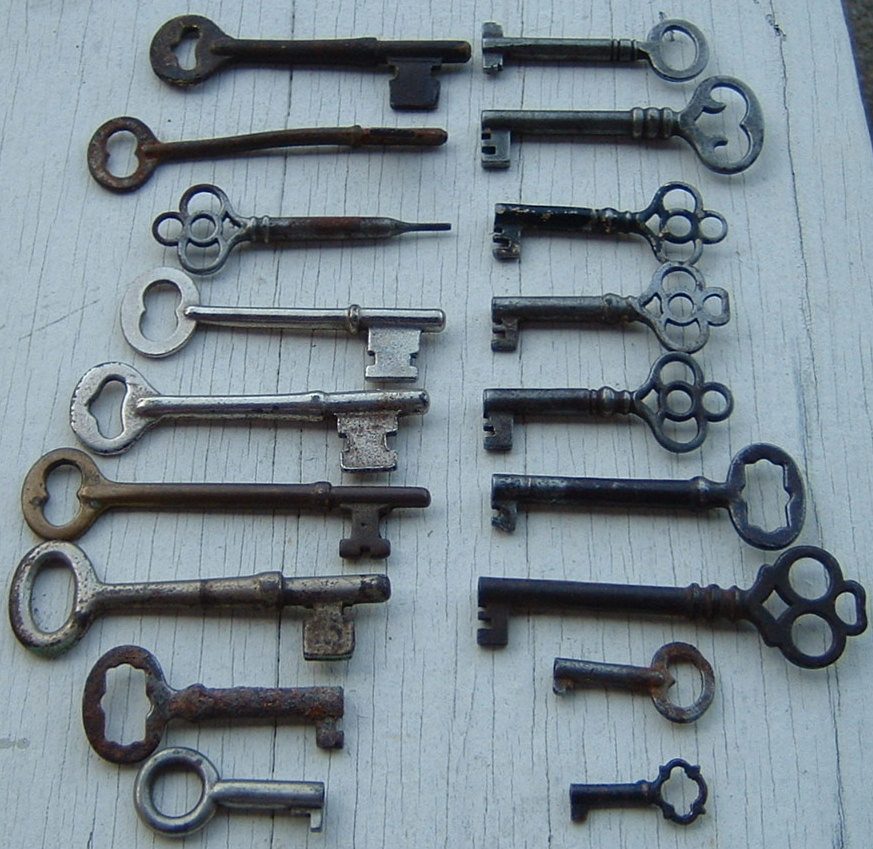 18 ANTIQUE KEYS SKELETON FURNITURE LOCKS SEWING MACHINE Antique