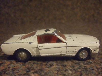 dinky toys ford mustang 161