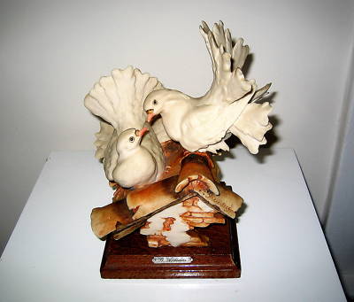 GIUSEPPE ARMANI Figurine ITALY CAPODIMONTE Love Birds -- Antique Price Guide  Details Page