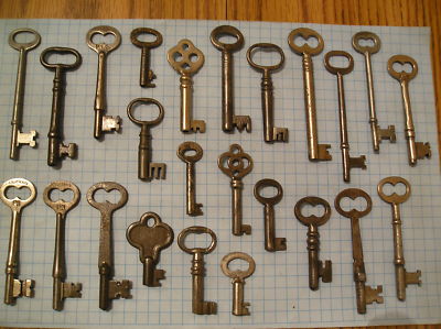 24 ANTIQUE OLD SKELETON FURNITURE CABINET & LOCK KEYS -- Antique 24 ANTIQUE OLD SKELETON FURNITURE CABINET & LOCK KEYS - 24 ANTIQUE OLD SKELETON FURNITURE CABINET & LOCK KEYS -- Antique