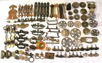 LOT: 100+ Vintage Antique Furniture Cabinet Hardware -- Antique LOT: 100+ Vintage Antique Furniture Cabinet Hardware - LOT: 100+ Vintage Antique Furniture Cabinet Hardware -- Antique