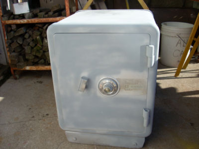 Vintage Sentry Safe Used Antique Price Guide Details Page