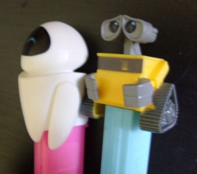 Retired Robot DISNEY PIXAR "WALL-E" & his Girlfriend "EVE&qu
