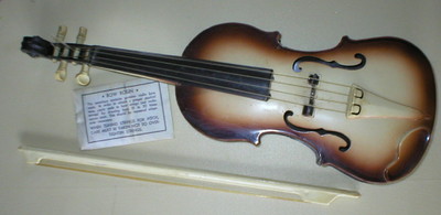 musical toy violin with bow
