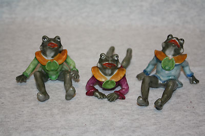 antique frog statuette
