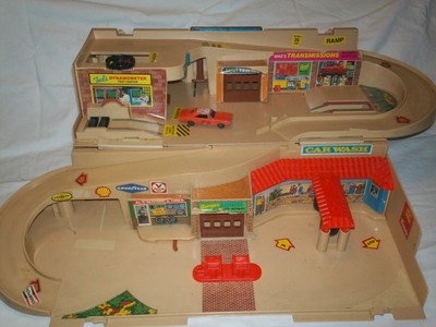 hot wheels fold up garage