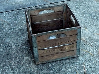 PET DAIRY Milk Crate WOODEN With STEEL BANDS Vintage ADVERTISING PET DAIRY Milk Crate WOODEN With STEEL BANDS Vintage ADVERTISING