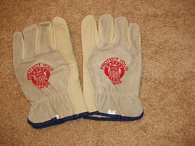 Union Pacific Railroad work gloves (new). Red UP shield logo ...