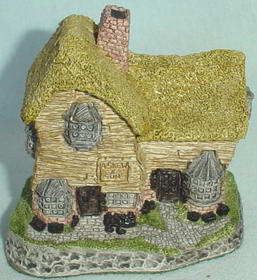 1982 David Winter The Village Shop Sign A Skew Son England No