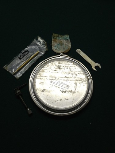 Vintage Coleman Lantern - 220/228 Parts Safe - W/ wrench, mantle