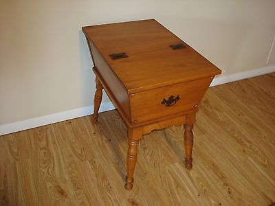 Vintage Maple Dough Box / Lamp End Table / Chest Trunk ...