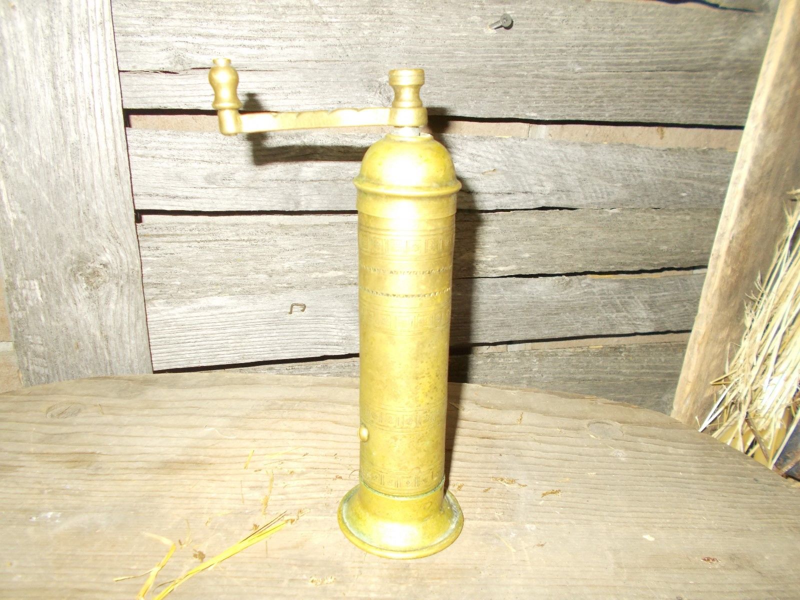 VINTAGE ATLAS BRASS PEPPER MILLATLAS CO. GREECE SPICE MILLGRINDER