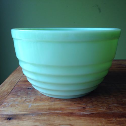 Featured image of post Green Milk Glass Bowl / ✅ browse our daily deals for even more savings!