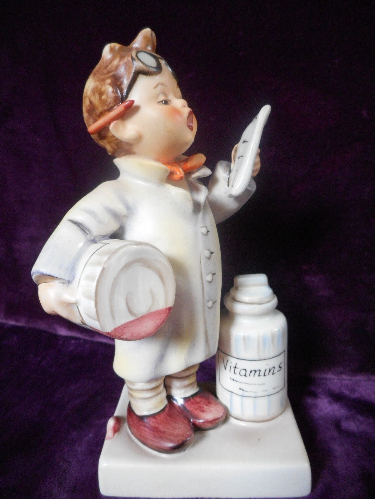 hummel little pharmacist