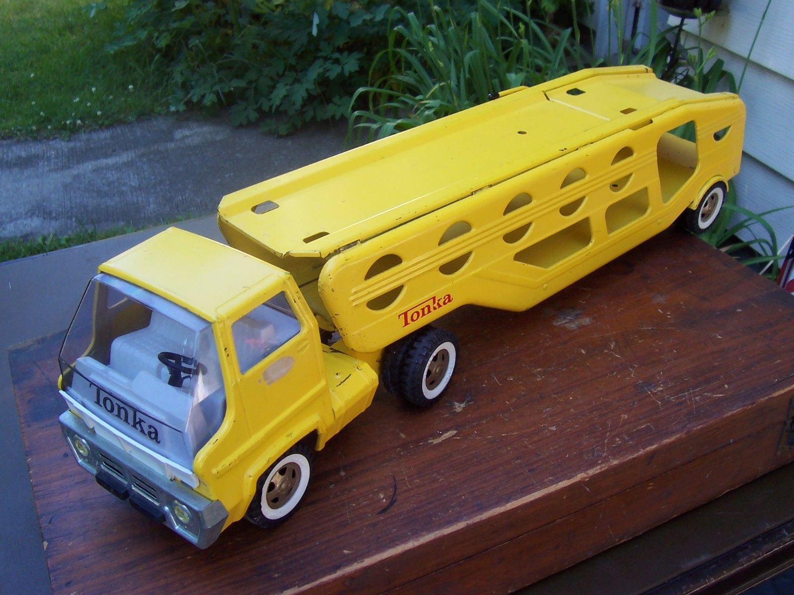 vintage tonka car carrier