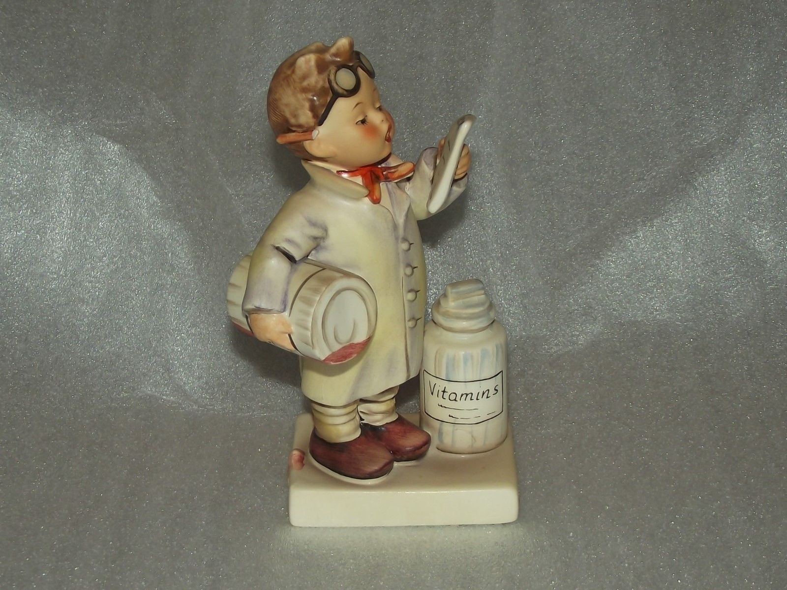 hummel little pharmacist