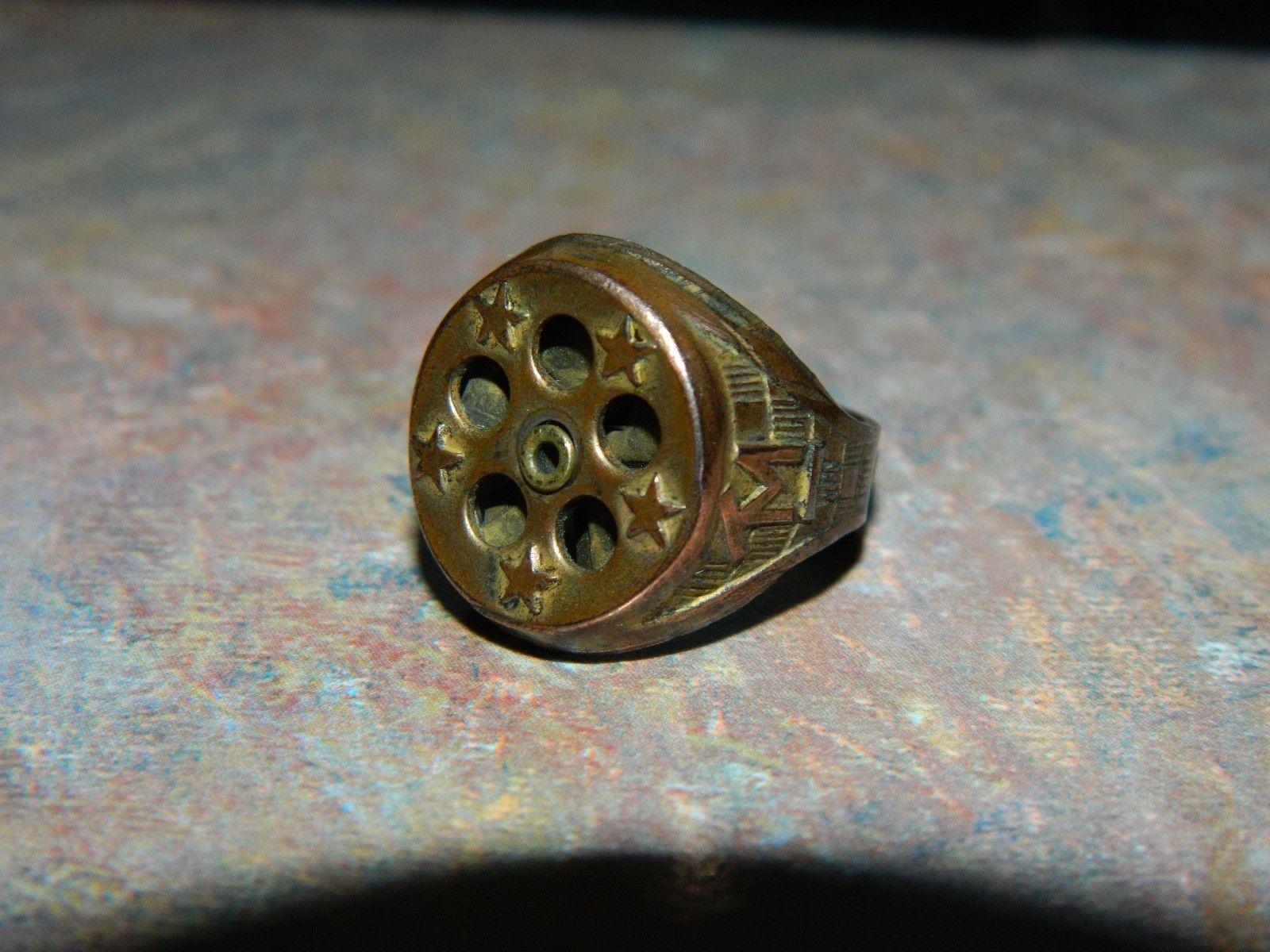 TOM MIX WHISTLE RING ADJUSTABLE FROM 40 's , 50 's Antique Price