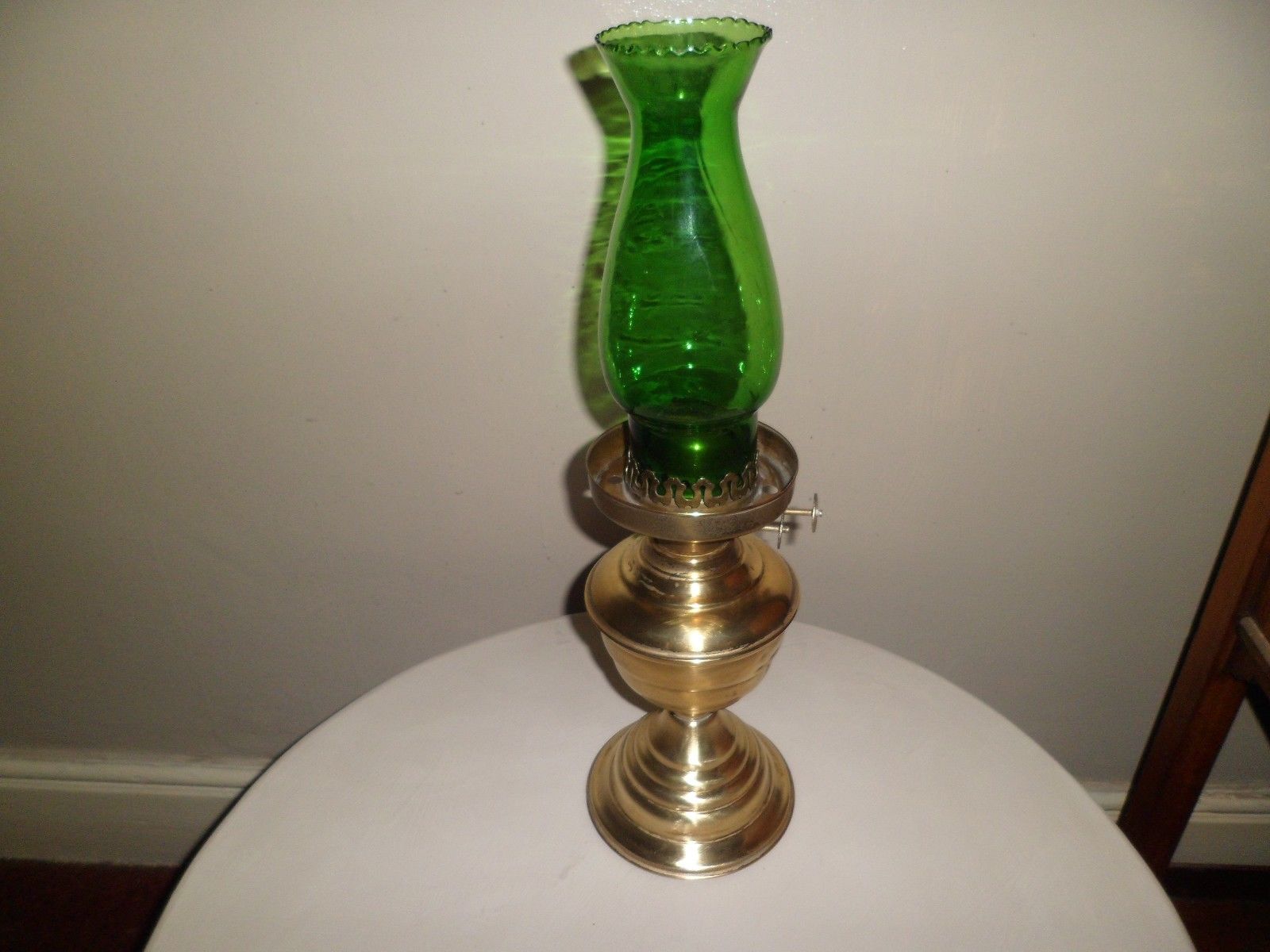 vintage-duplex-twin-burner-brass-oil-lamp-with-green-glass-shade