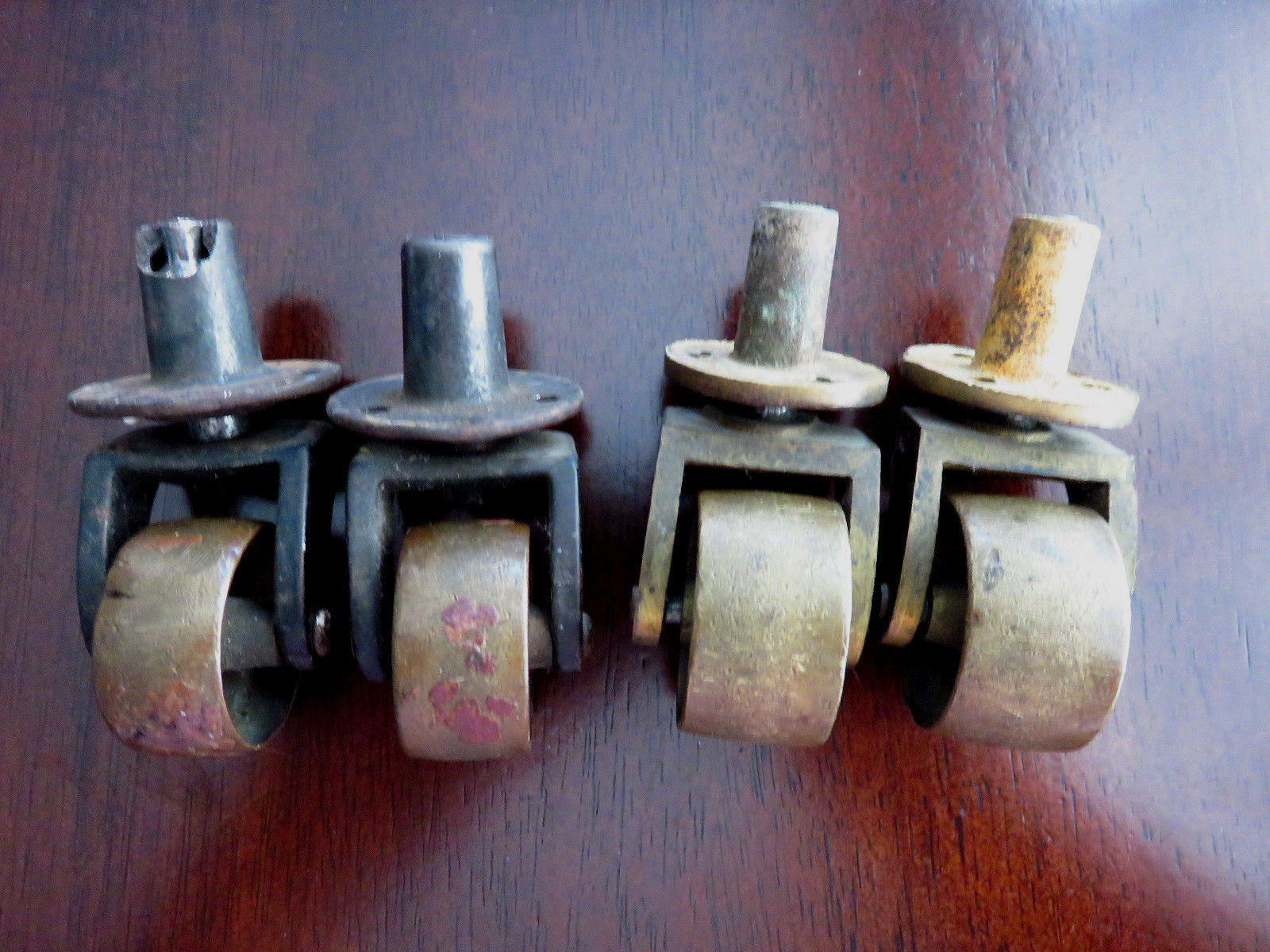 SET OF 4 ANTIQUE VICTORIAN BRASS FURNITURE CASTERS WHEELS ROLLERS & BRACKETS Antique Price
