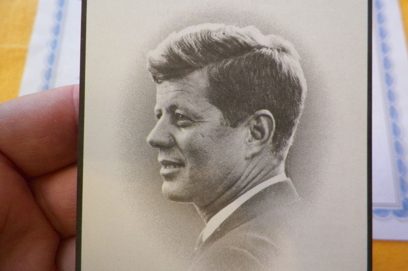 ORIGINAL PRESIDENT JOHN F KENNEDY VINTAGE 1963 FUNERAL MEMORIAL CARD