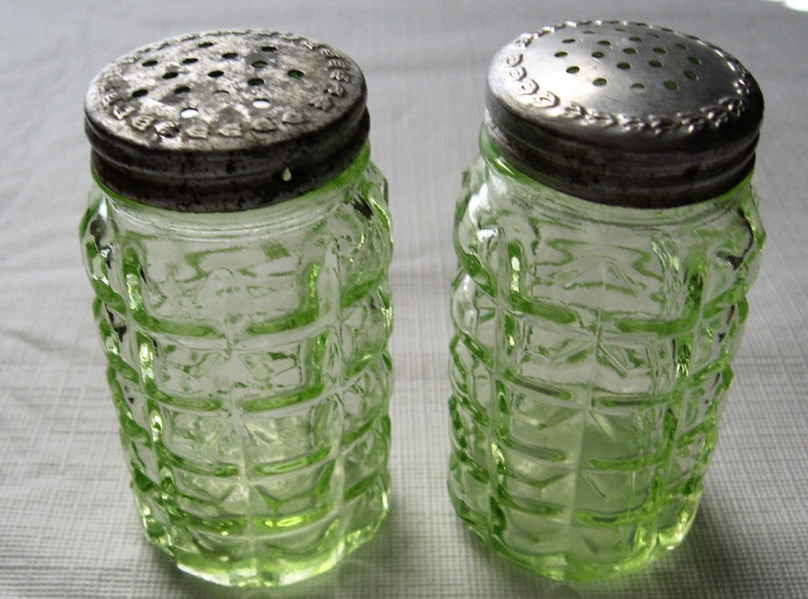 VINTAGE GREEN DEPRESSION GLASS SALT & PEPPER SHAKERS HAZEL ATLAS -- Antique Price Guide Details Page