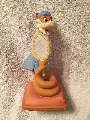 disney robin hood statue