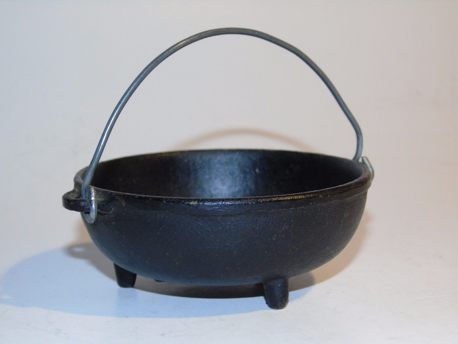 VINTAGE CAST IRON SUGAR KETTLE "THE HERMITAGE" ANDREW JACKSON SOUVENIR